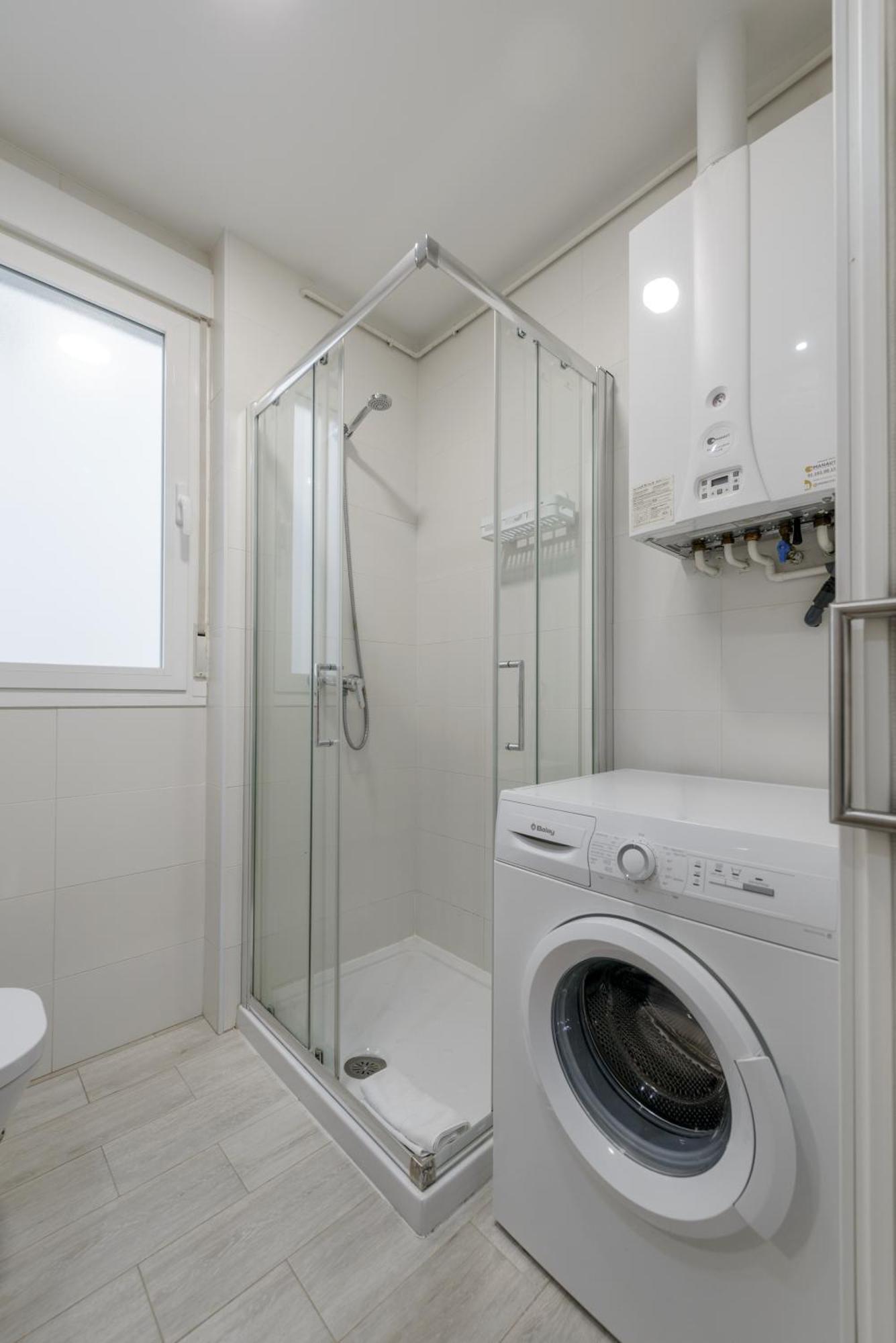 Apartamento Avila Calle, Precioso Estudio En Santiago Bernabeu-Estrecho En Segundo Piso Sin Ascensor Madrid Exterior foto