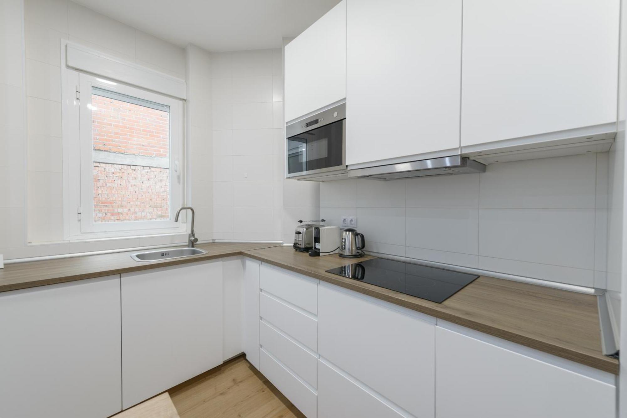 Apartamento Avila Calle, Precioso Estudio En Santiago Bernabeu-Estrecho En Segundo Piso Sin Ascensor Madrid Exterior foto