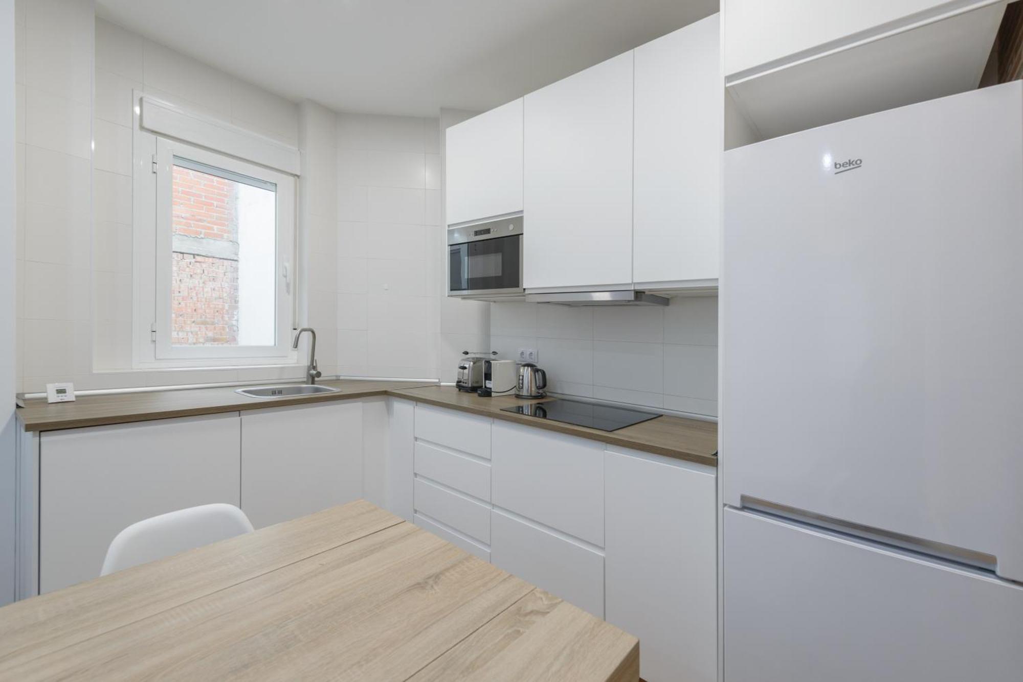 Apartamento Avila Calle, Precioso Estudio En Santiago Bernabeu-Estrecho En Segundo Piso Sin Ascensor Madrid Exterior foto