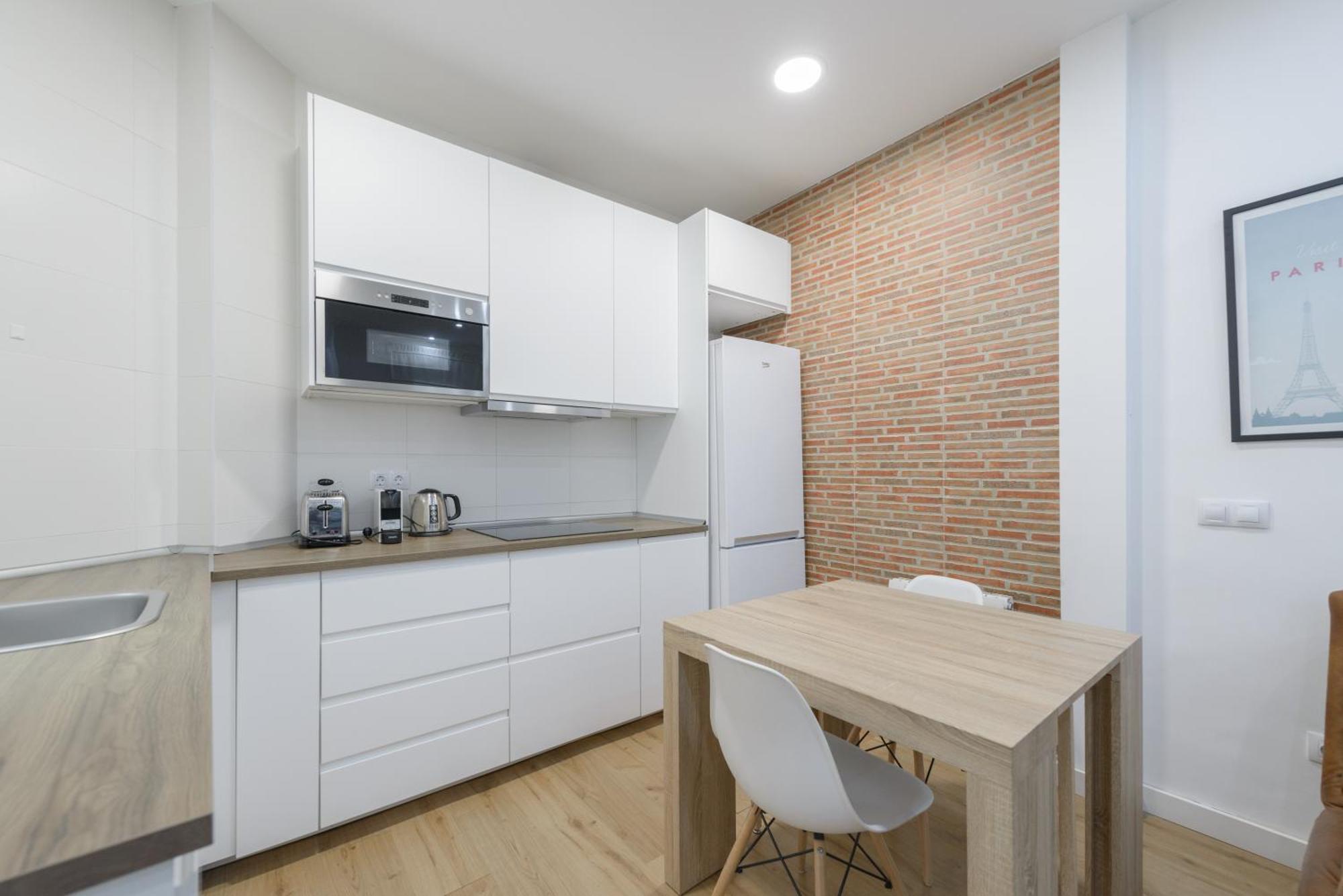 Apartamento Avila Calle, Precioso Estudio En Santiago Bernabeu-Estrecho En Segundo Piso Sin Ascensor Madrid Exterior foto